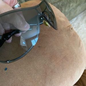 GUCCI SUN GLASSES, good condition.